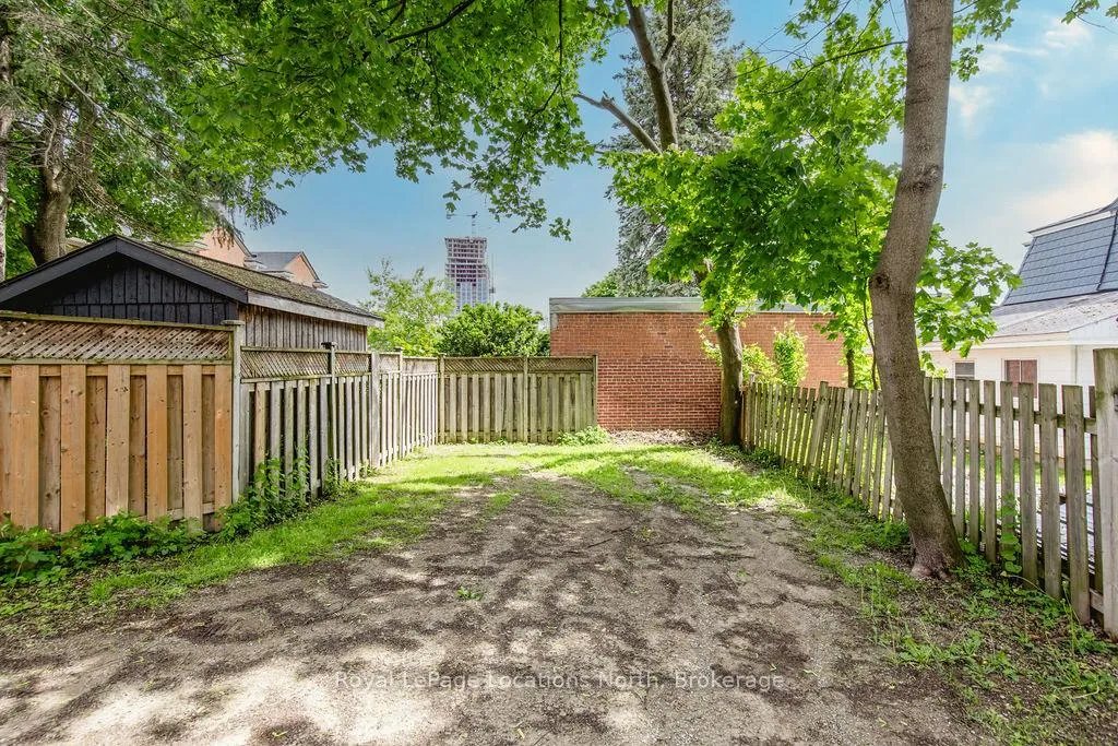 Photo 39 of 37 Ross Street, Barrie, Sunnidale — HOMEH