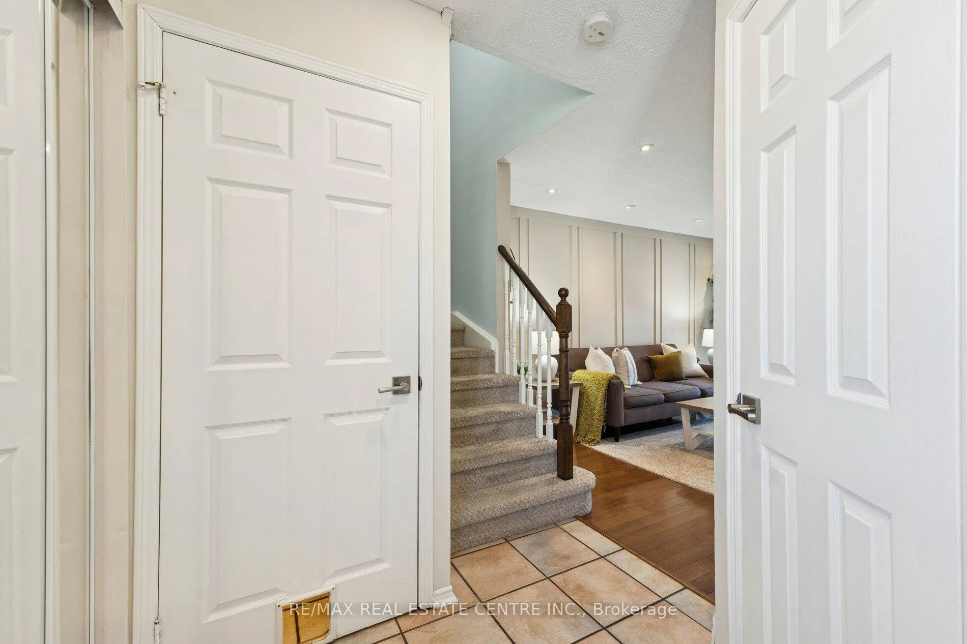 Photo 7 of 14 Glenmanor Drive, Brampton, Heart Lake West — HOMEH