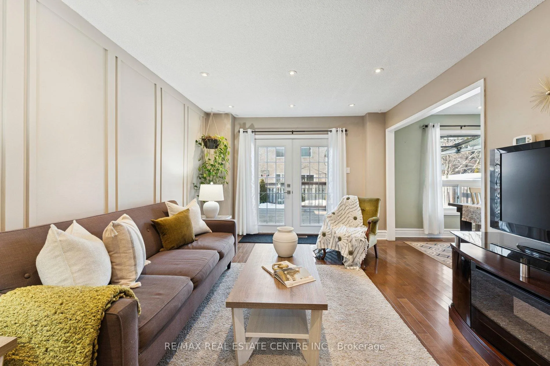 Photo 10 of 14 Glenmanor Drive, Brampton, Heart Lake West — HOMEH