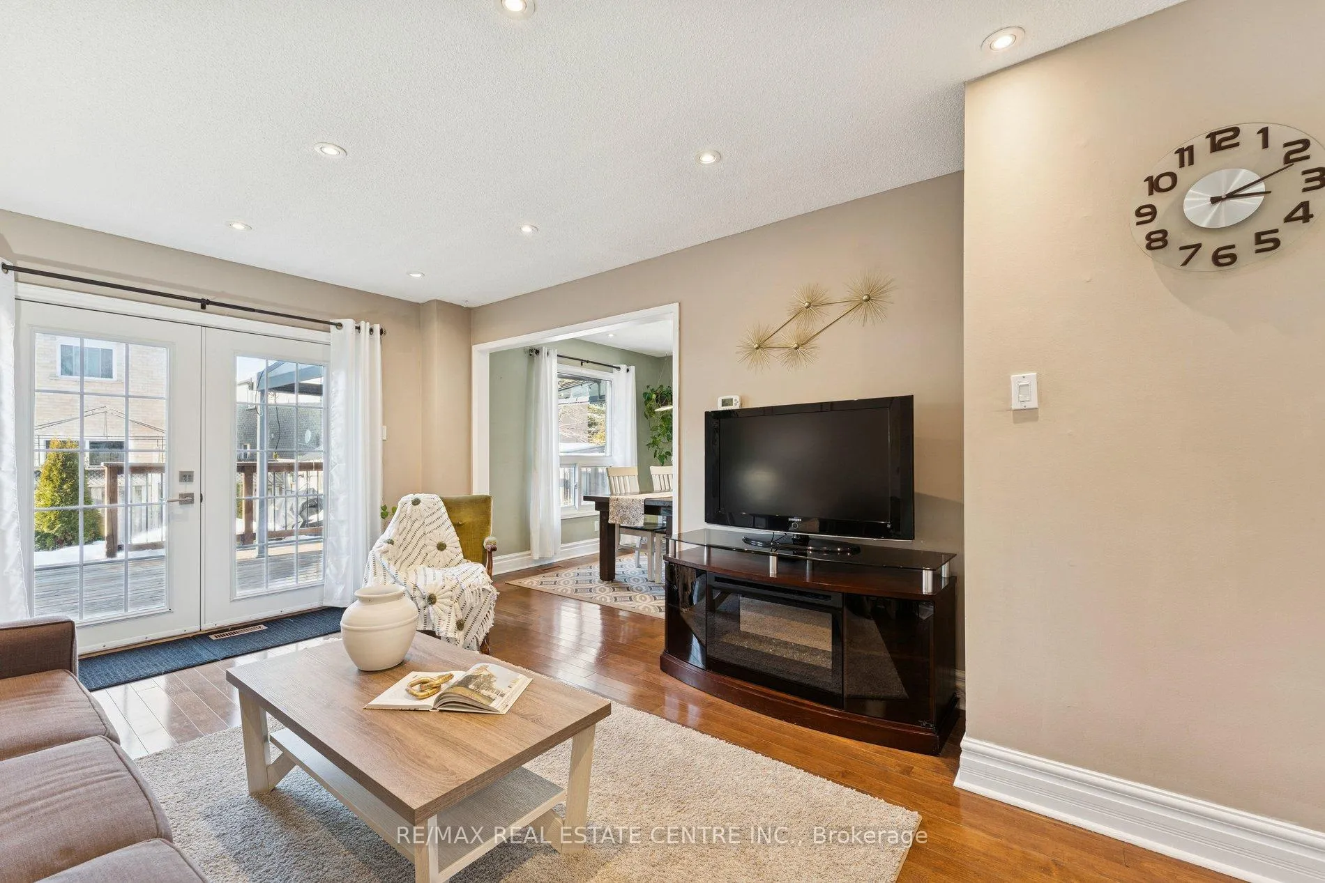 Photo 11 of 14 Glenmanor Drive, Brampton, Heart Lake West — HOMEH