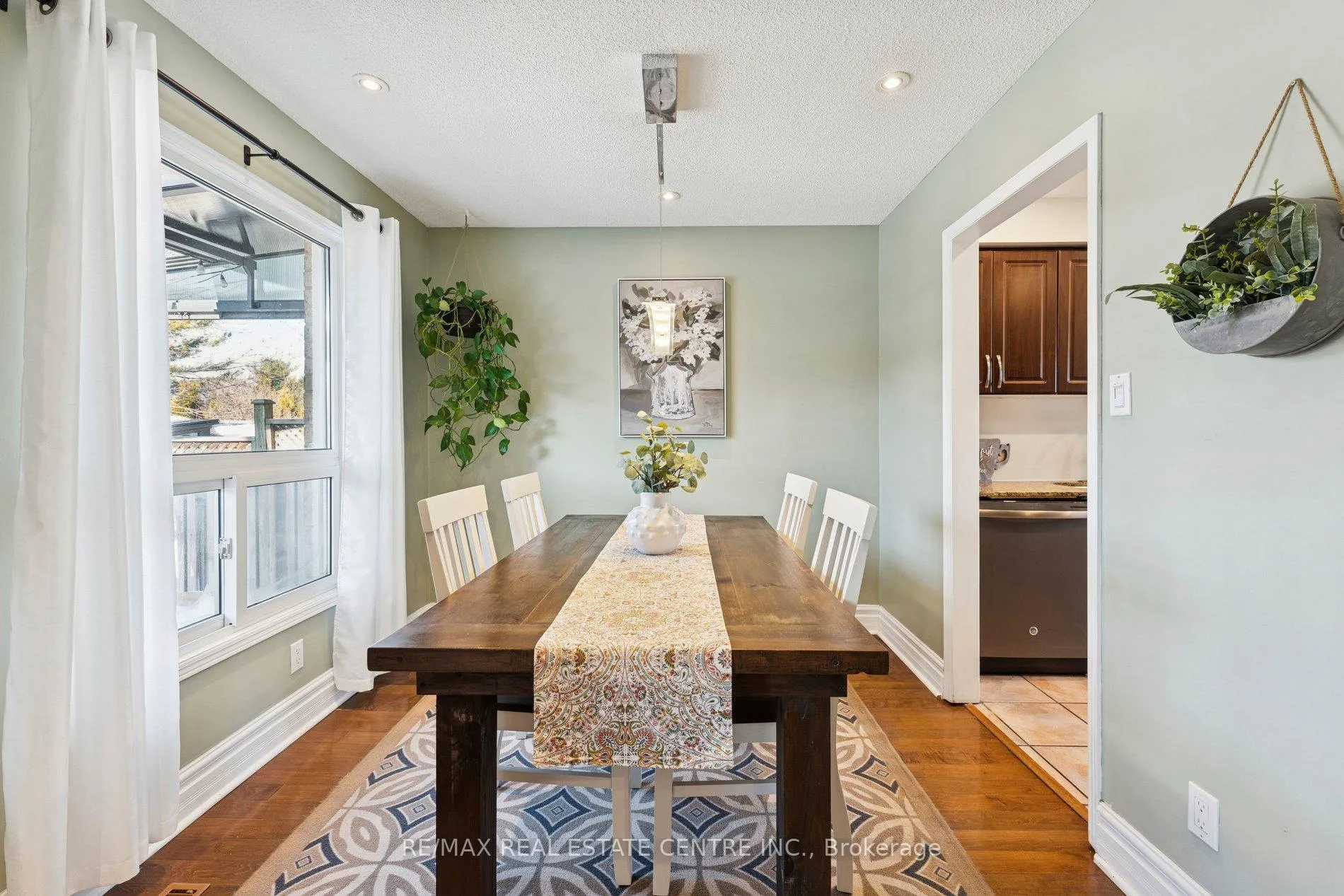 Photo 14 of 14 Glenmanor Drive, Brampton, Heart Lake West — HOMEH