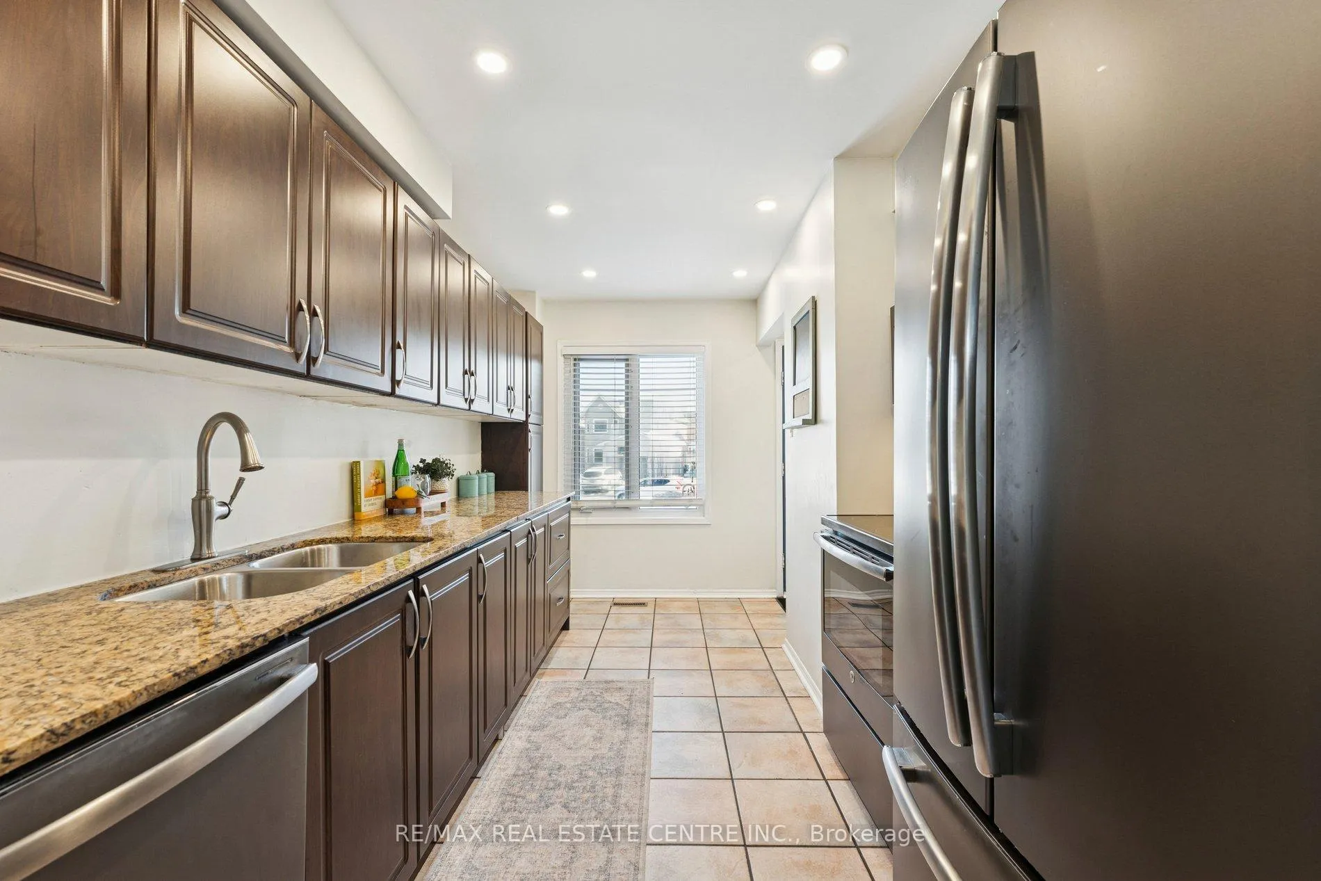 Photo 17 of 14 Glenmanor Drive, Brampton, Heart Lake West — HOMEH