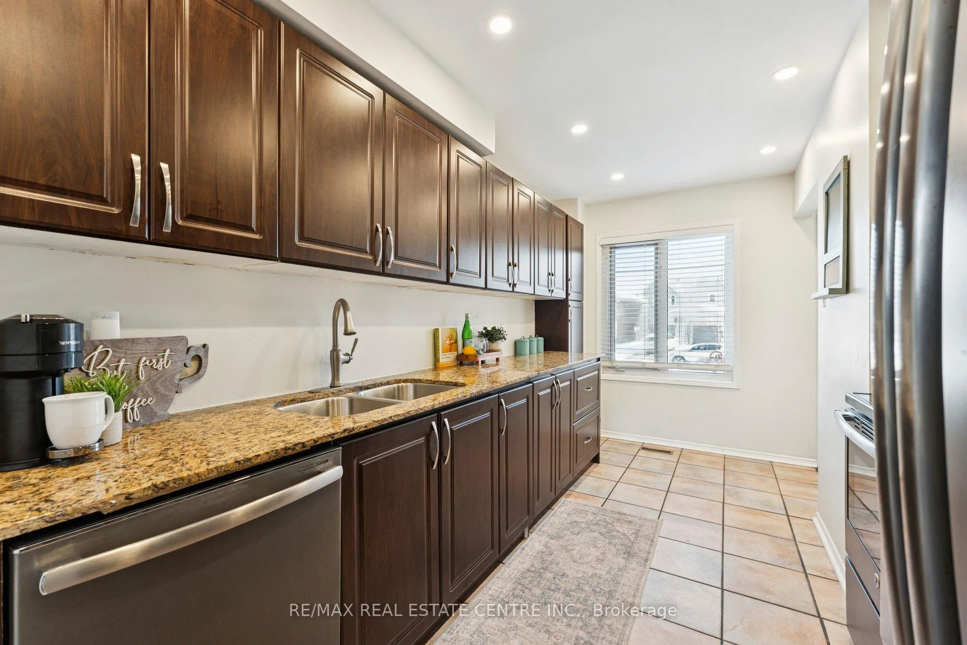 Photo 18 of 14 Glenmanor Drive, Brampton, Heart Lake West — HOMEH