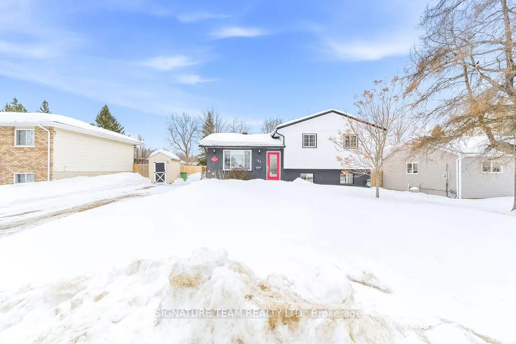 Photo 2 of 12 Russell Street, Petawawa — HOMEH