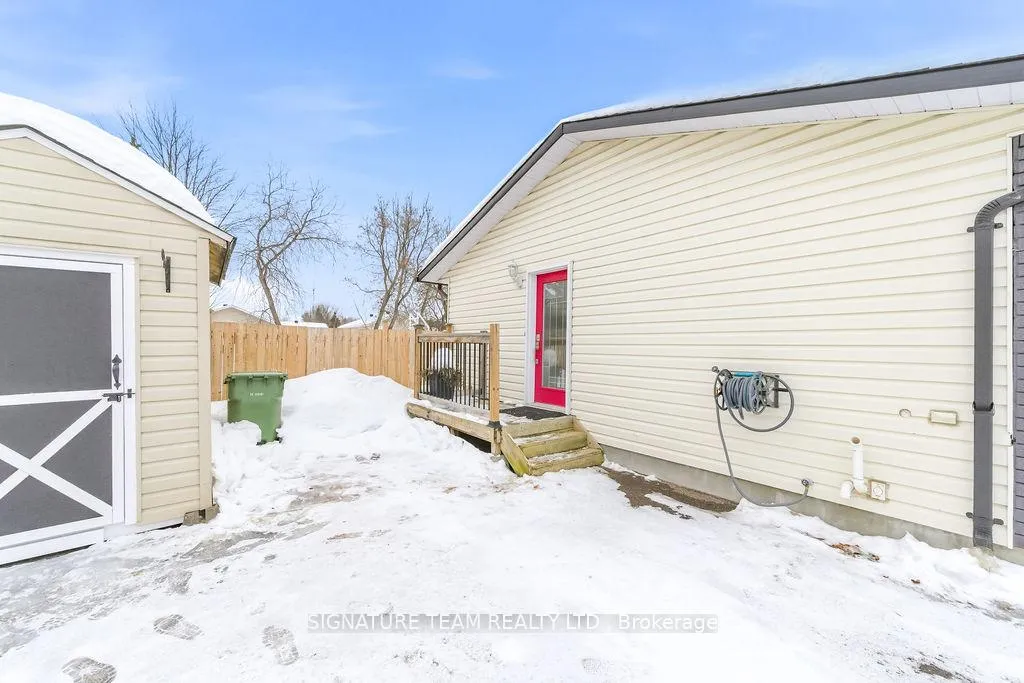 Photo 3 of 12 Russell Street, Petawawa — HOMEH