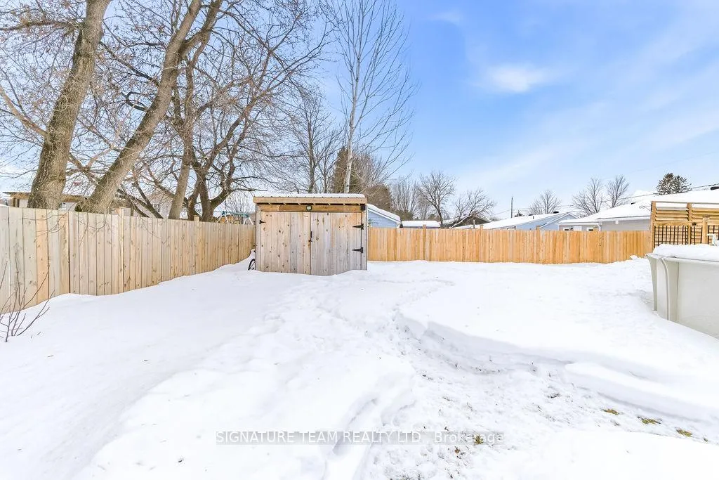 Photo 5 of 12 Russell Street, Petawawa — HOMEH