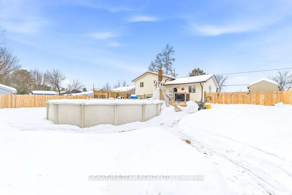 Photo 7 of 12 Russell Street, Petawawa — HOMEH