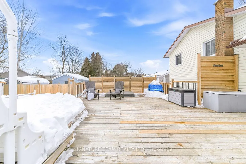Photo 8 of 12 Russell Street, Petawawa — HOMEH