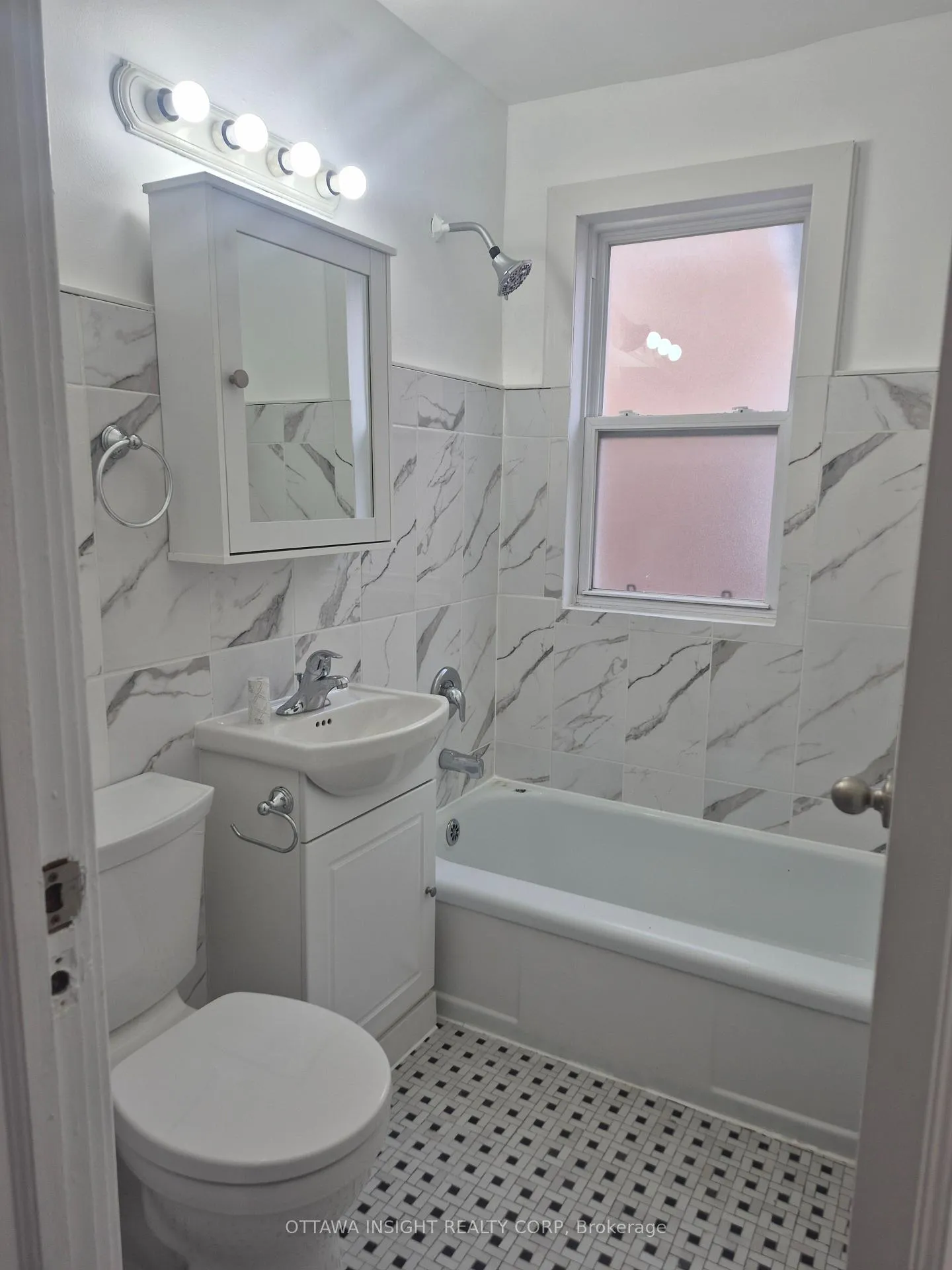 Photo 6 of Unit 5, 649 Rideau Street, Ottawa, Lower Town — HOMEH