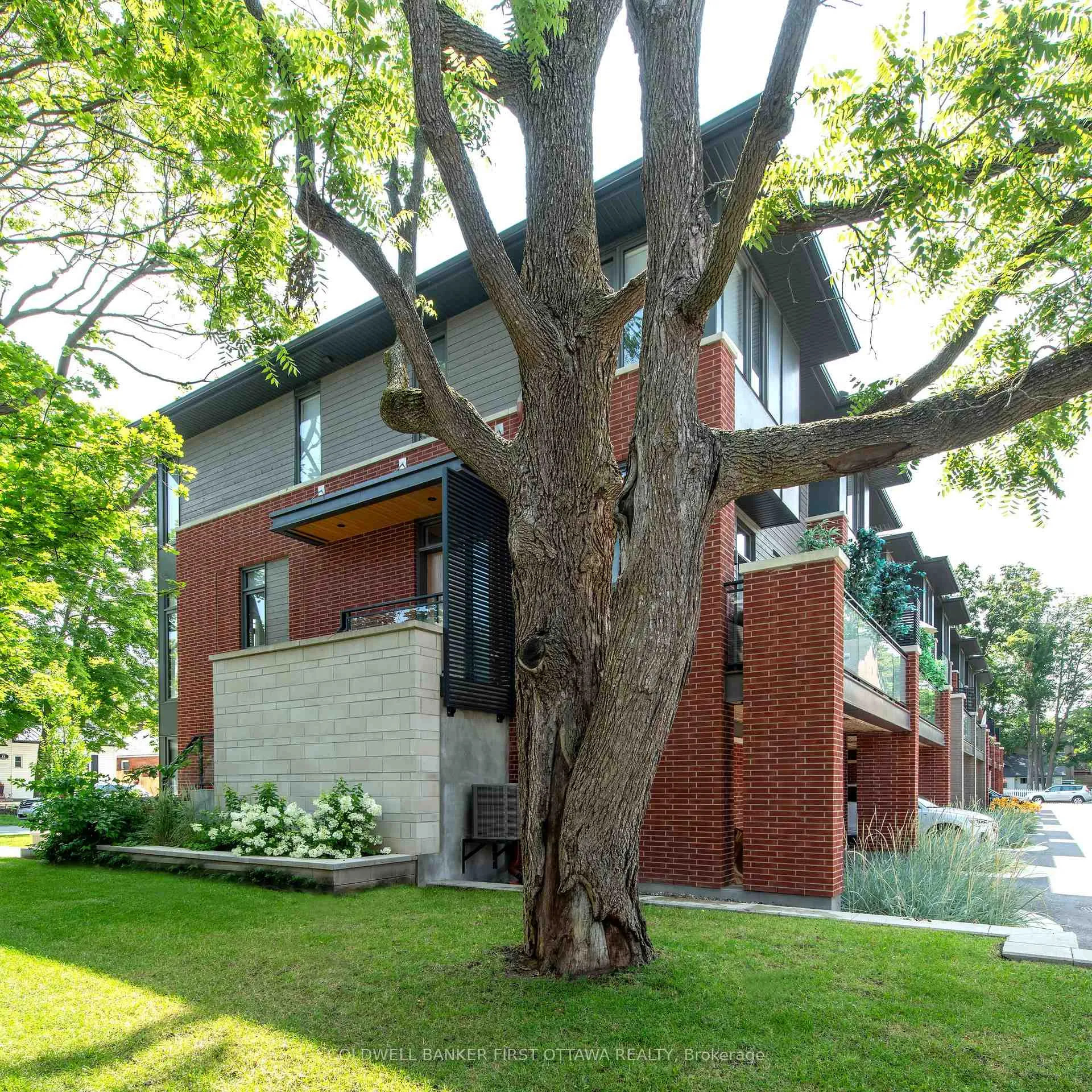 Photo 4 of 524 Edison Avenue, Ottawa, McKellar/Highland — HOMEH