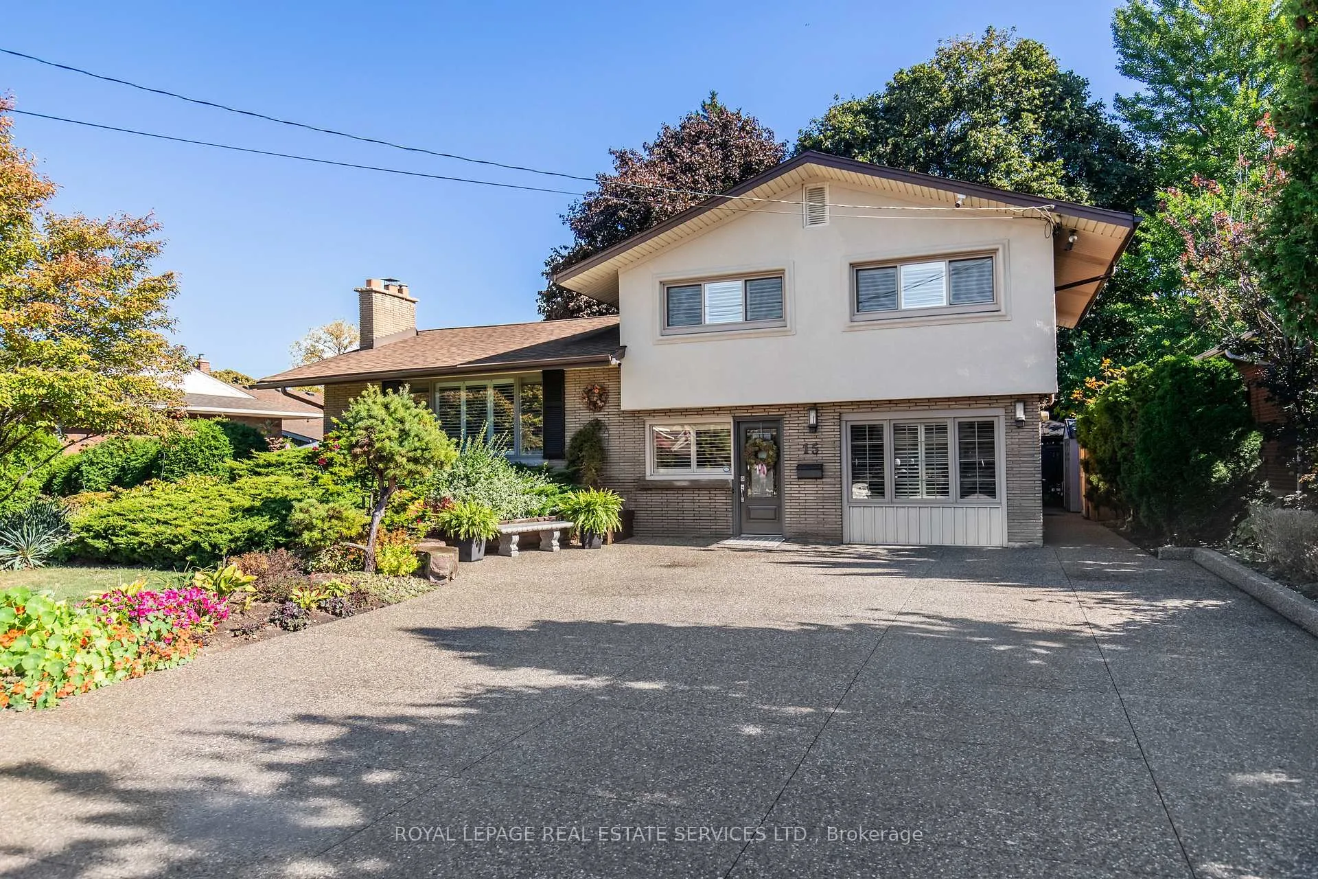 Photo 3 of 15 Belair Drive, Hamilton, Centremount — HOMEH