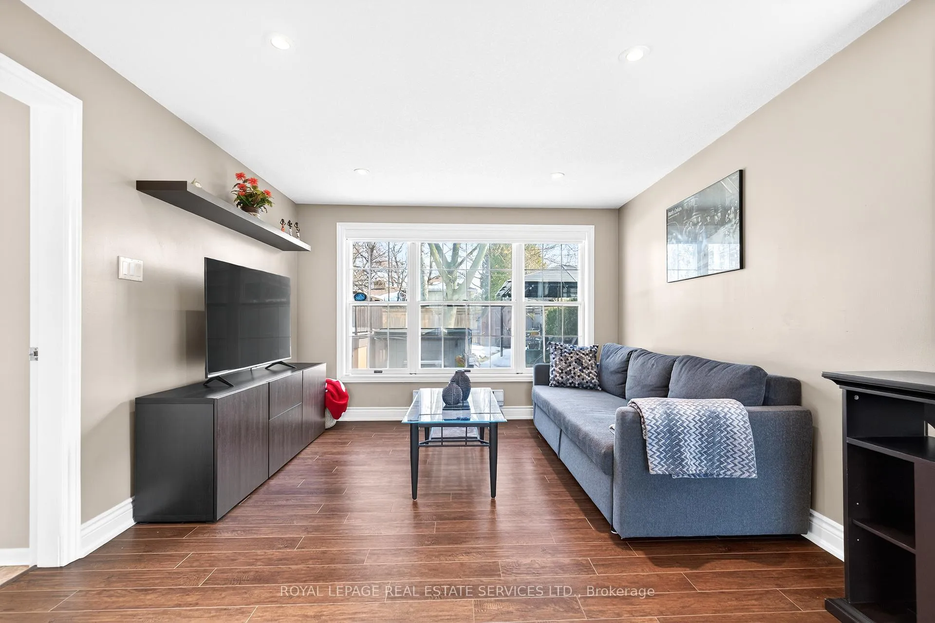 Photo 10 of 15 Belair Drive, Hamilton, Centremount — HOMEH