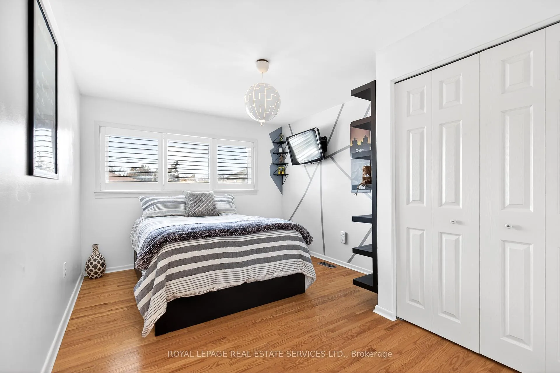 Photo 27 of 15 Belair Drive, Hamilton, Centremount — HOMEH