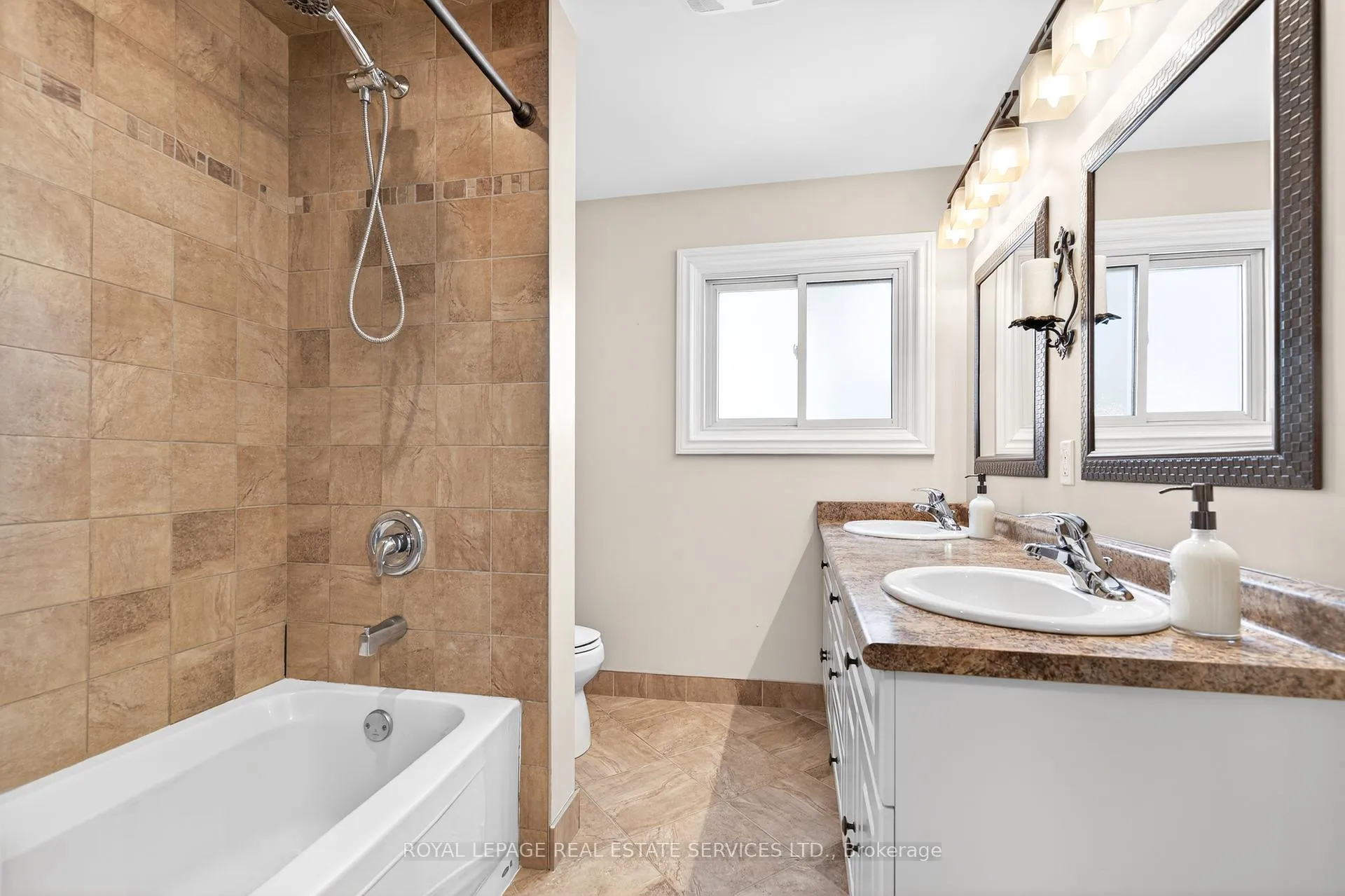 Photo 29 of 15 Belair Drive, Hamilton, Centremount — HOMEH