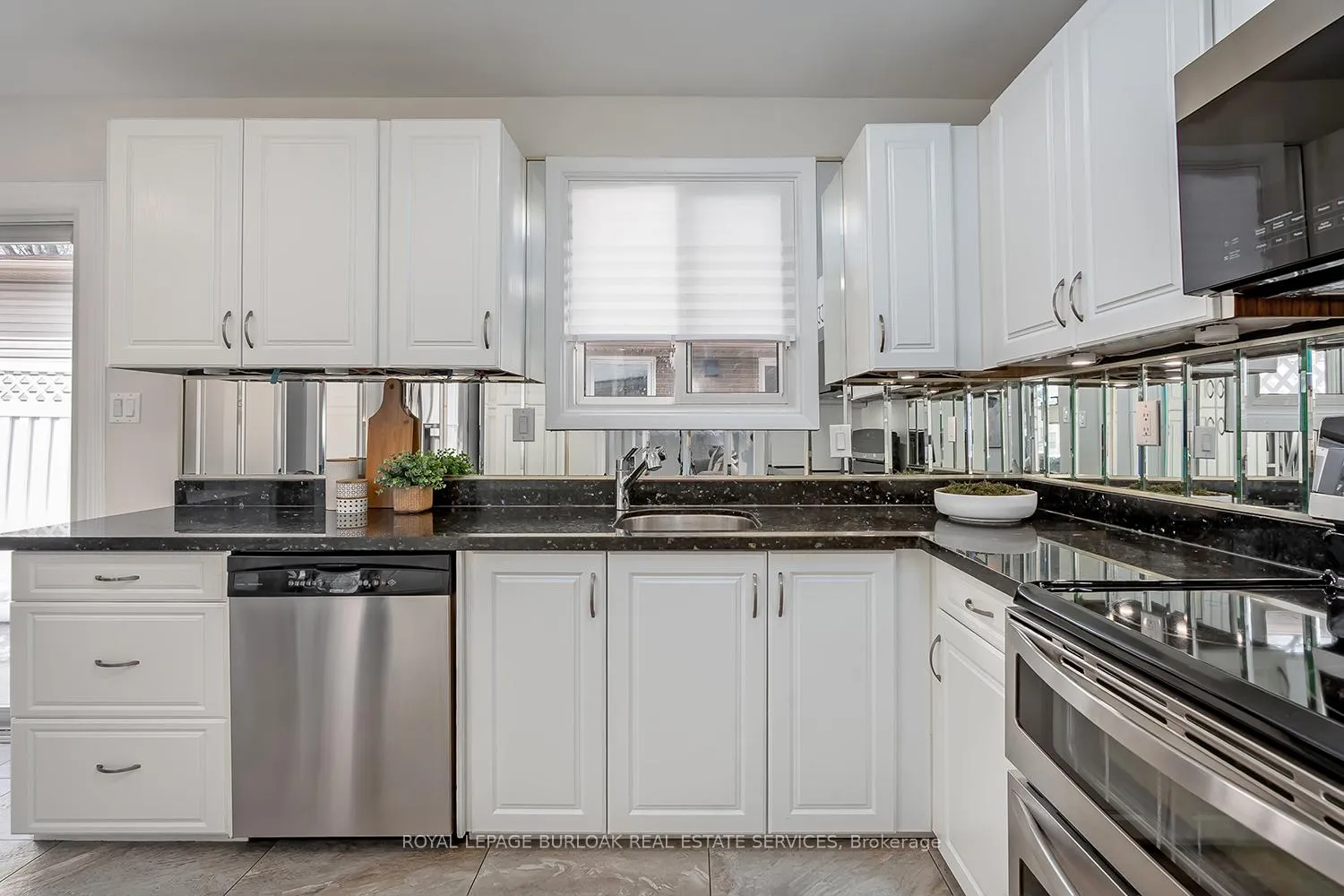 Photo 8 of 33 Gemini Drive, Hamilton, Gilkson — HOMEH