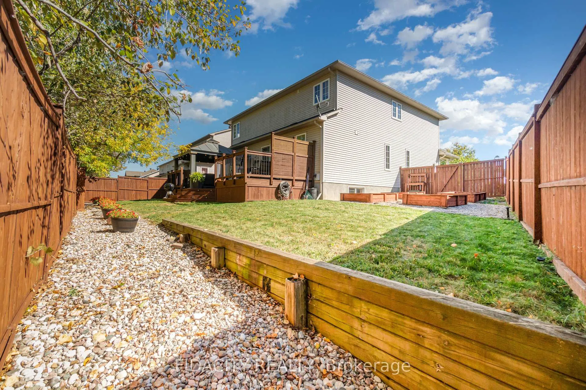 Photo 32 of 50 Sirocco Crescent, Ottawa, Stittsville (North) — HOMEH