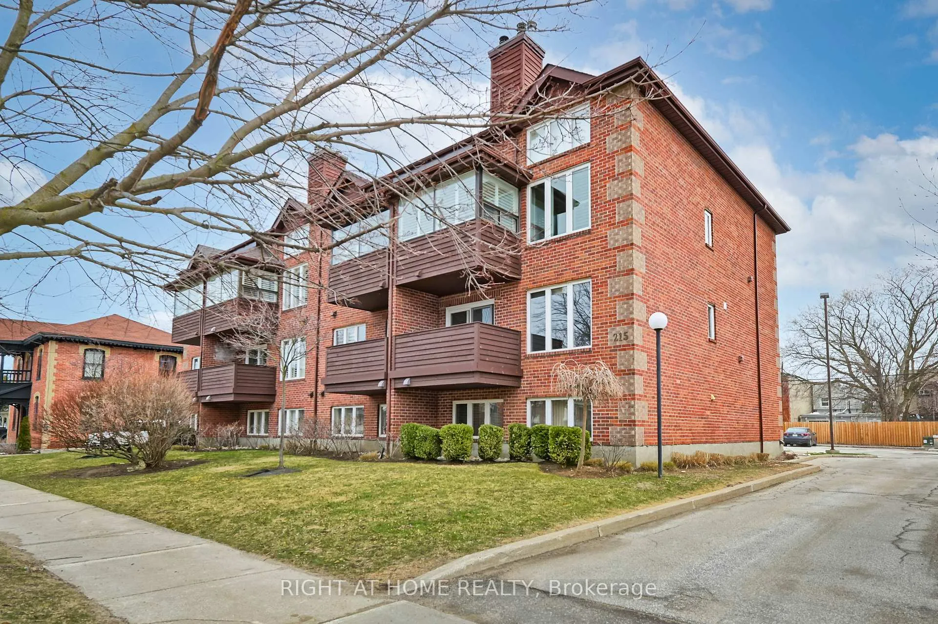 Photo 2 of Unit 4, 215 Pine Street, Collingwood — HOMEH