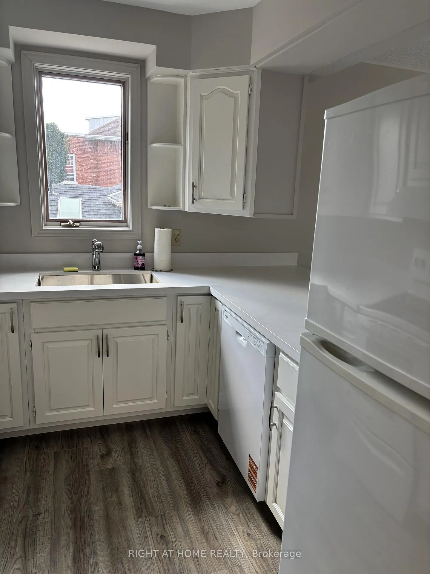 Photo 7 of Unit 4, 215 Pine Street, Collingwood — HOMEH