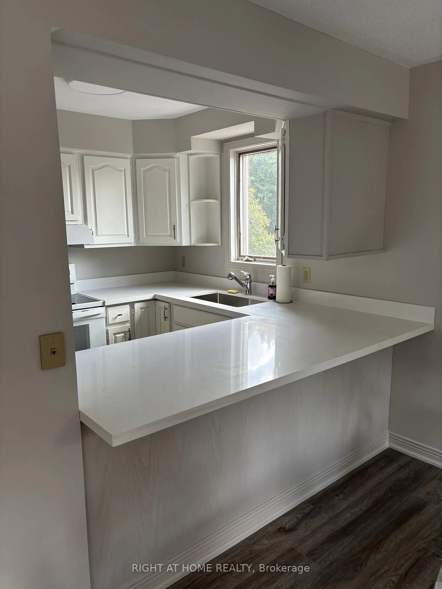 Photo 9 of Unit 4, 215 Pine Street, Collingwood — HOMEH