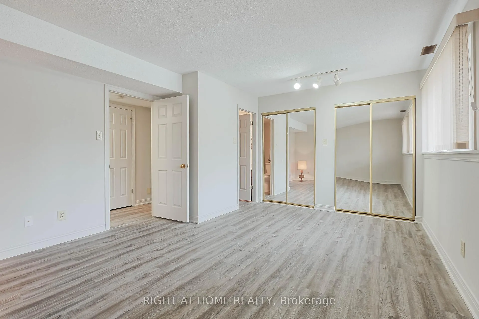 Photo 16 of Unit 4, 215 Pine Street, Collingwood — HOMEH