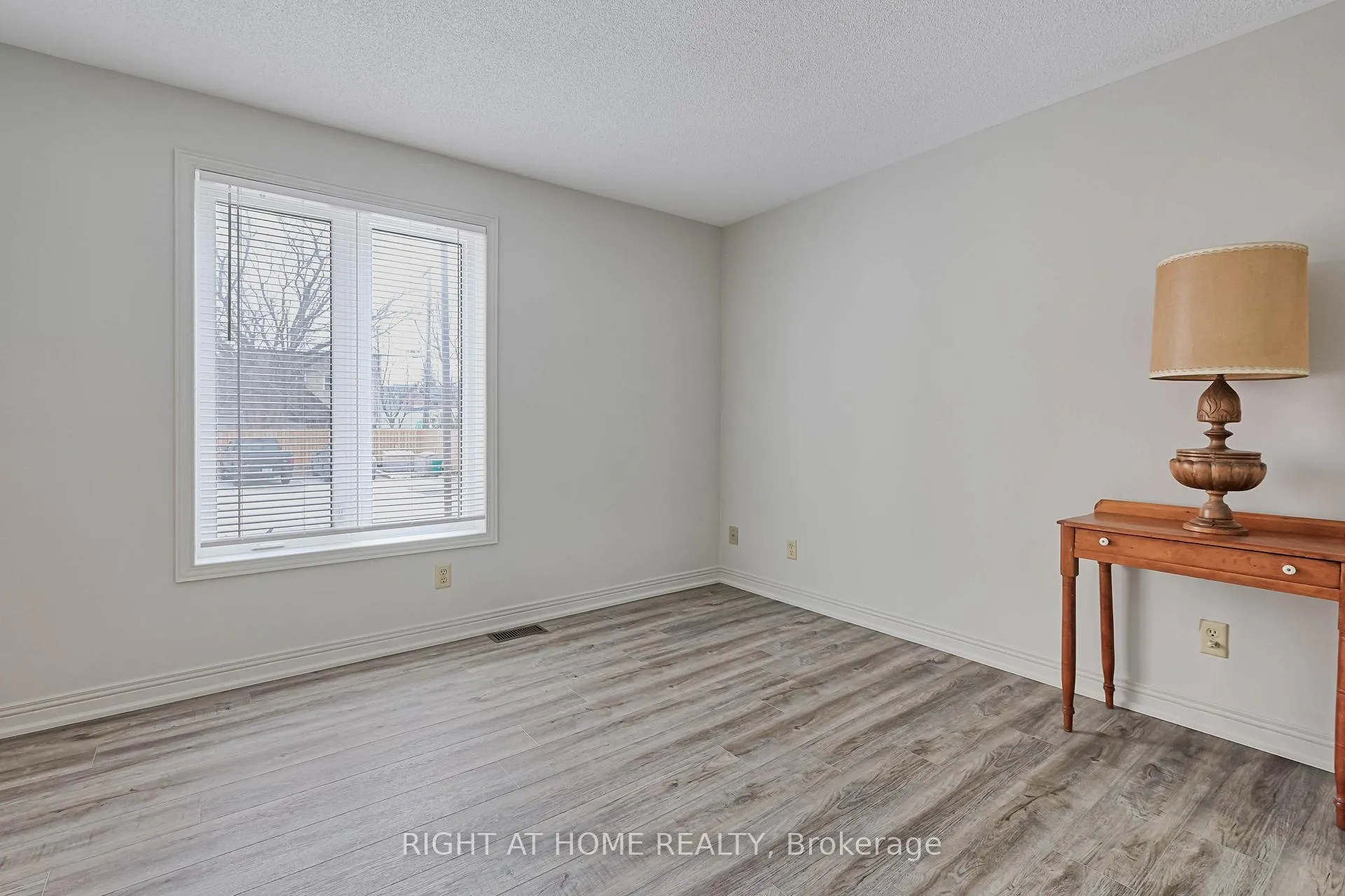 Photo 19 of Unit 4, 215 Pine Street, Collingwood — HOMEH