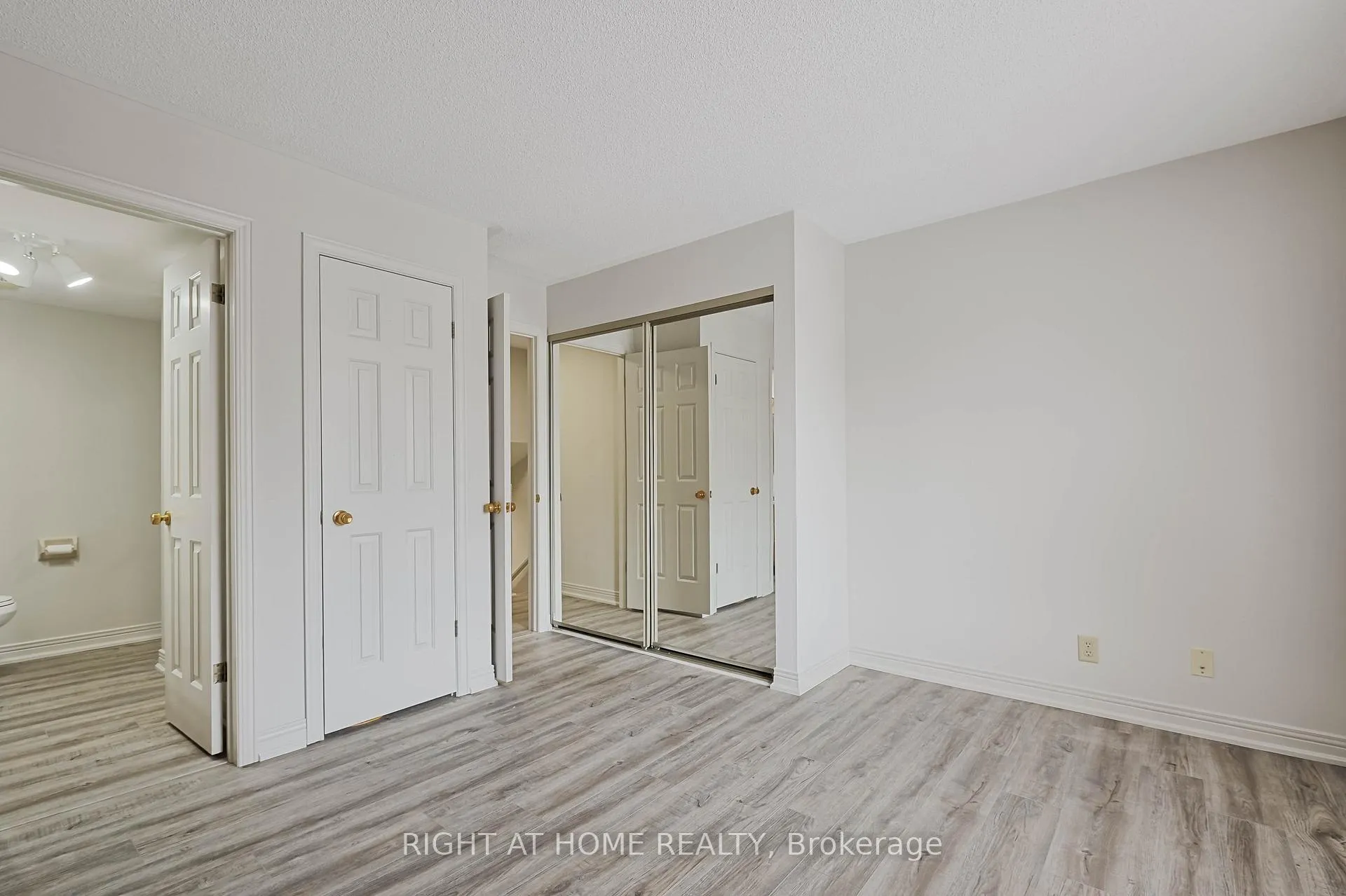 Photo 21 of Unit 4, 215 Pine Street, Collingwood — HOMEH