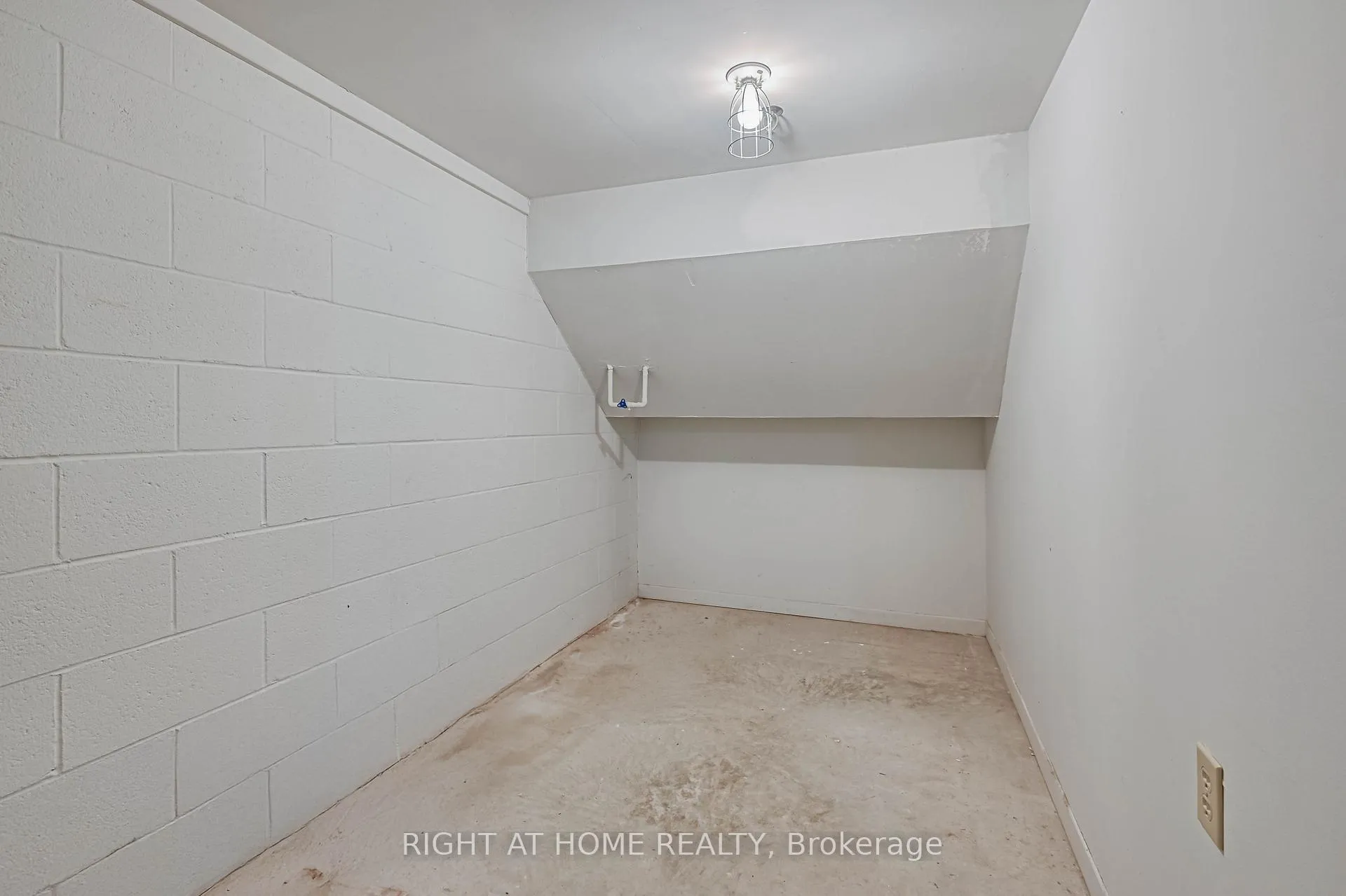 Photo 25 of Unit 4, 215 Pine Street, Collingwood — HOMEH