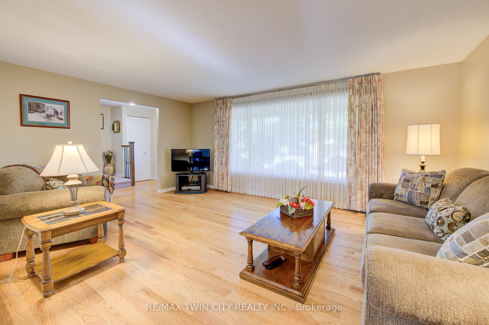 Photo 4 of 176 Morrison Road, Kitchener — HOMEH
