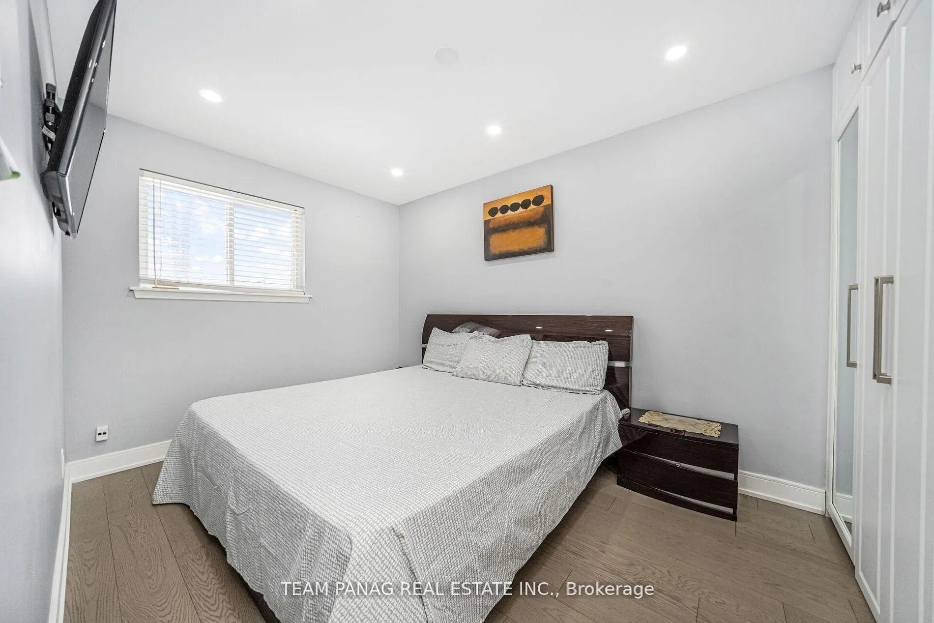 Photo 17 of 8 Benton Street, Brampton, Brampton East — HOMEH