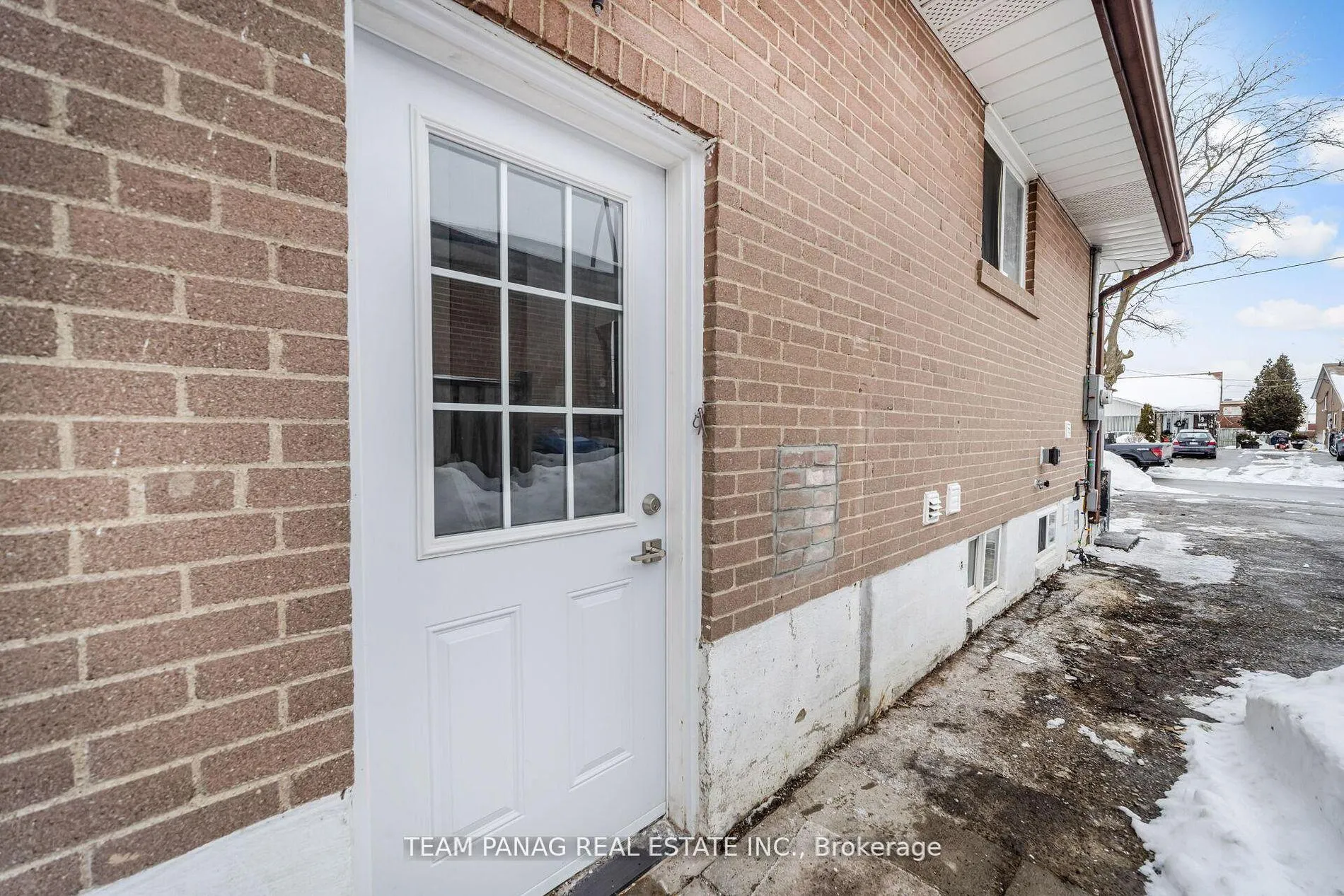Photo 24 of 8 Benton Street, Brampton, Brampton East — HOMEH