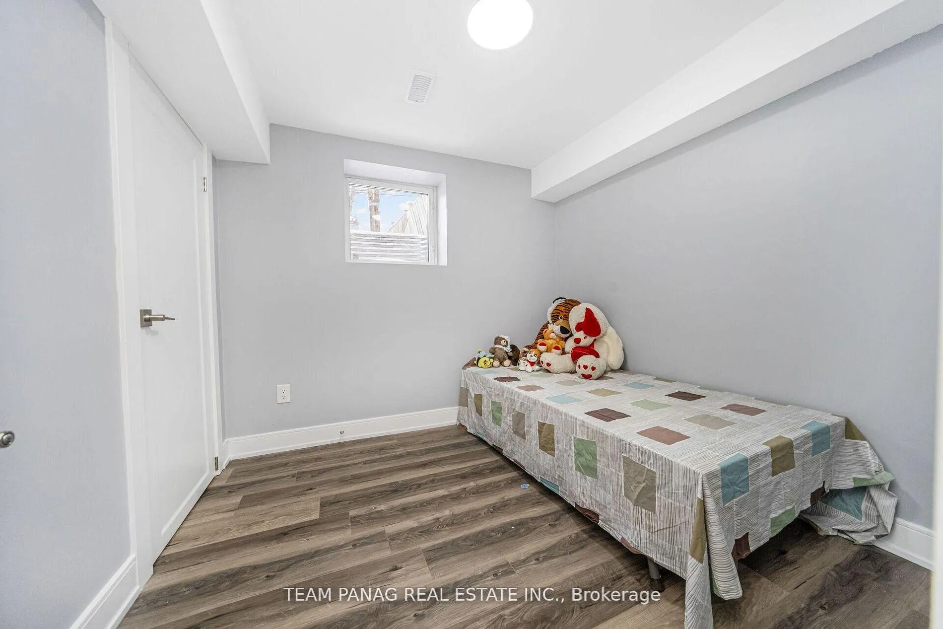 Photo 31 of 8 Benton Street, Brampton, Brampton East — HOMEH