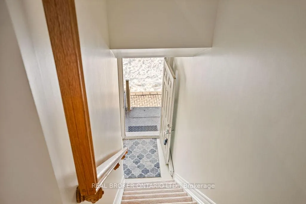 Photo 4 of Unit 10, 165 Waterbridge Drive, Ottawa, Barrhaven East — HOMEH