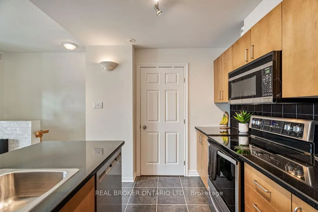 Photo 12 of Unit 10, 165 Waterbridge Drive, Ottawa, Barrhaven East — HOMEH