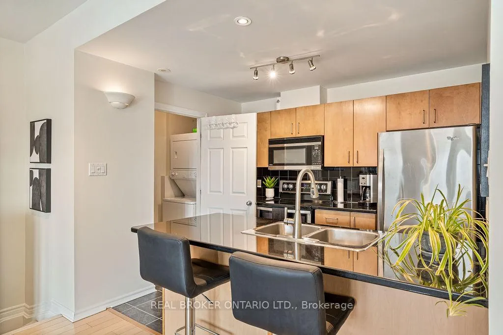 Photo 13 of Unit 10, 165 Waterbridge Drive, Ottawa, Barrhaven East — HOMEH