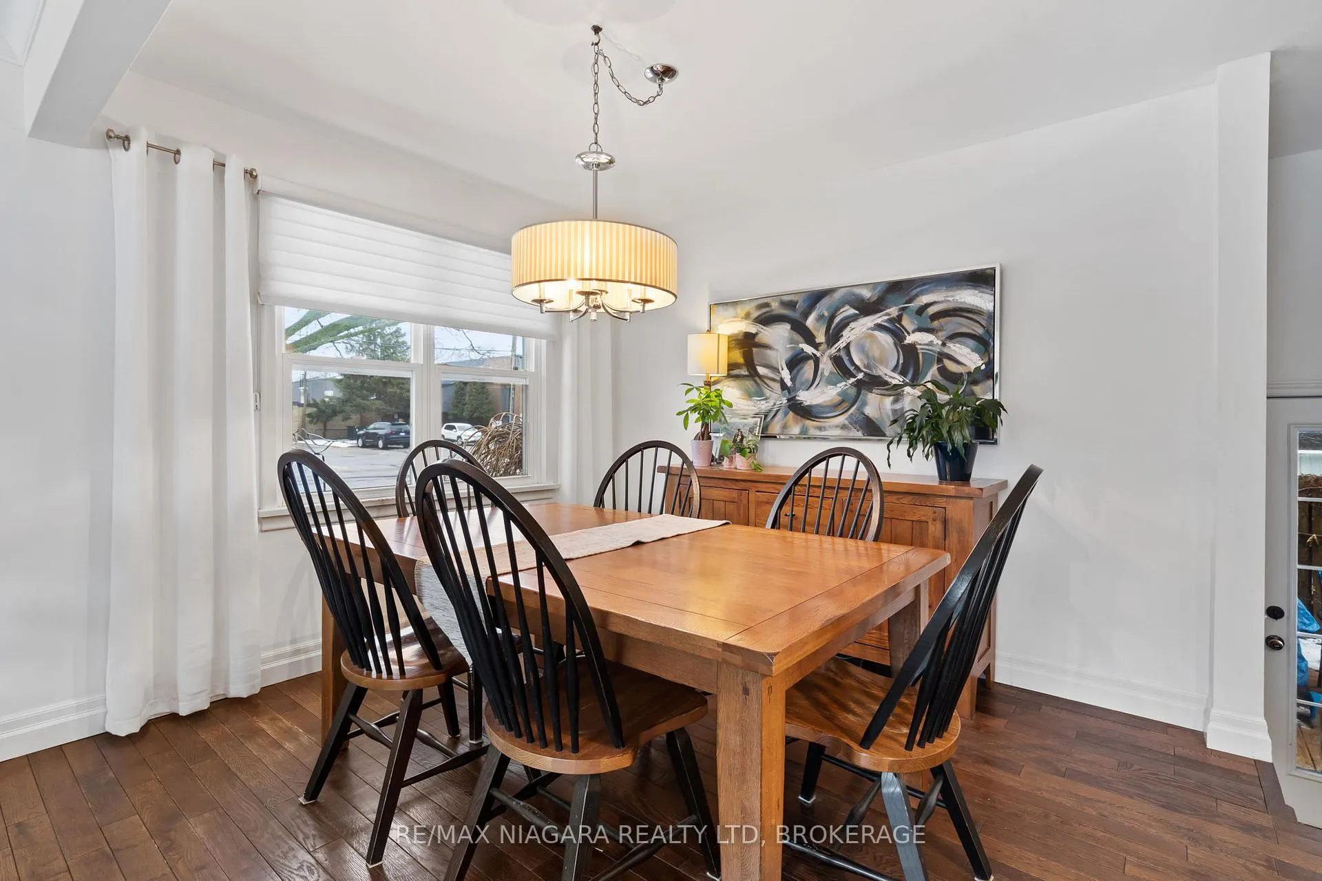 Photo 6 of 13 Robert Street, St. Catharines, Port Dalhousie — HOMEH