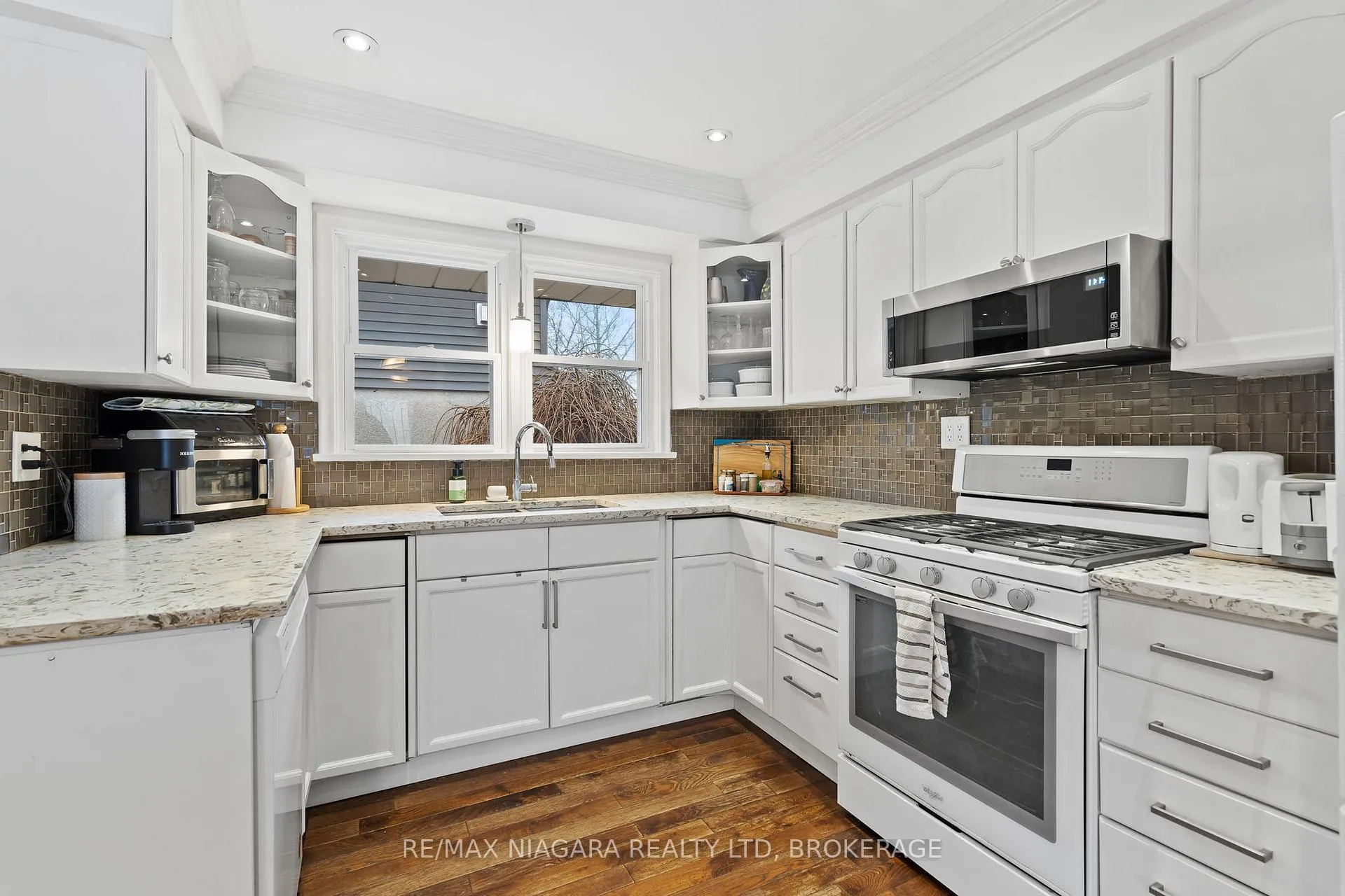 Photo 9 of 13 Robert Street, St. Catharines, Port Dalhousie — HOMEH