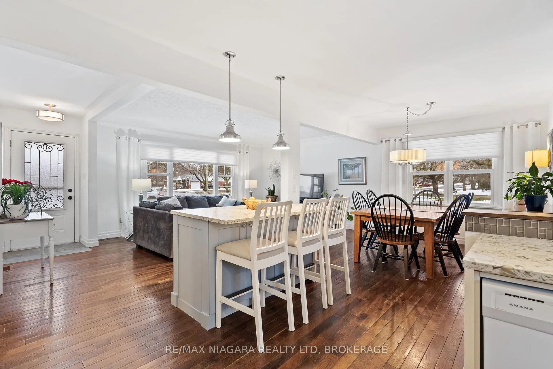 Photo 10 of 13 Robert Street, St. Catharines, Port Dalhousie — HOMEH