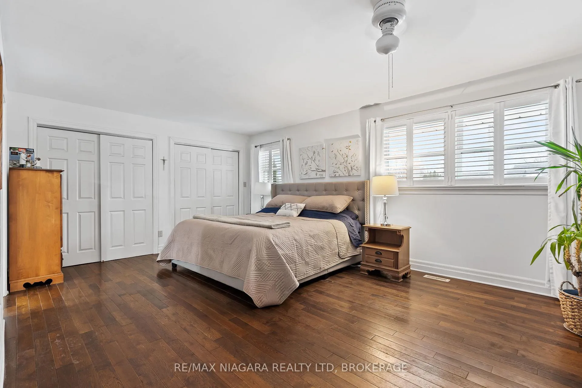 Photo 12 of 13 Robert Street, St. Catharines, Port Dalhousie — HOMEH
