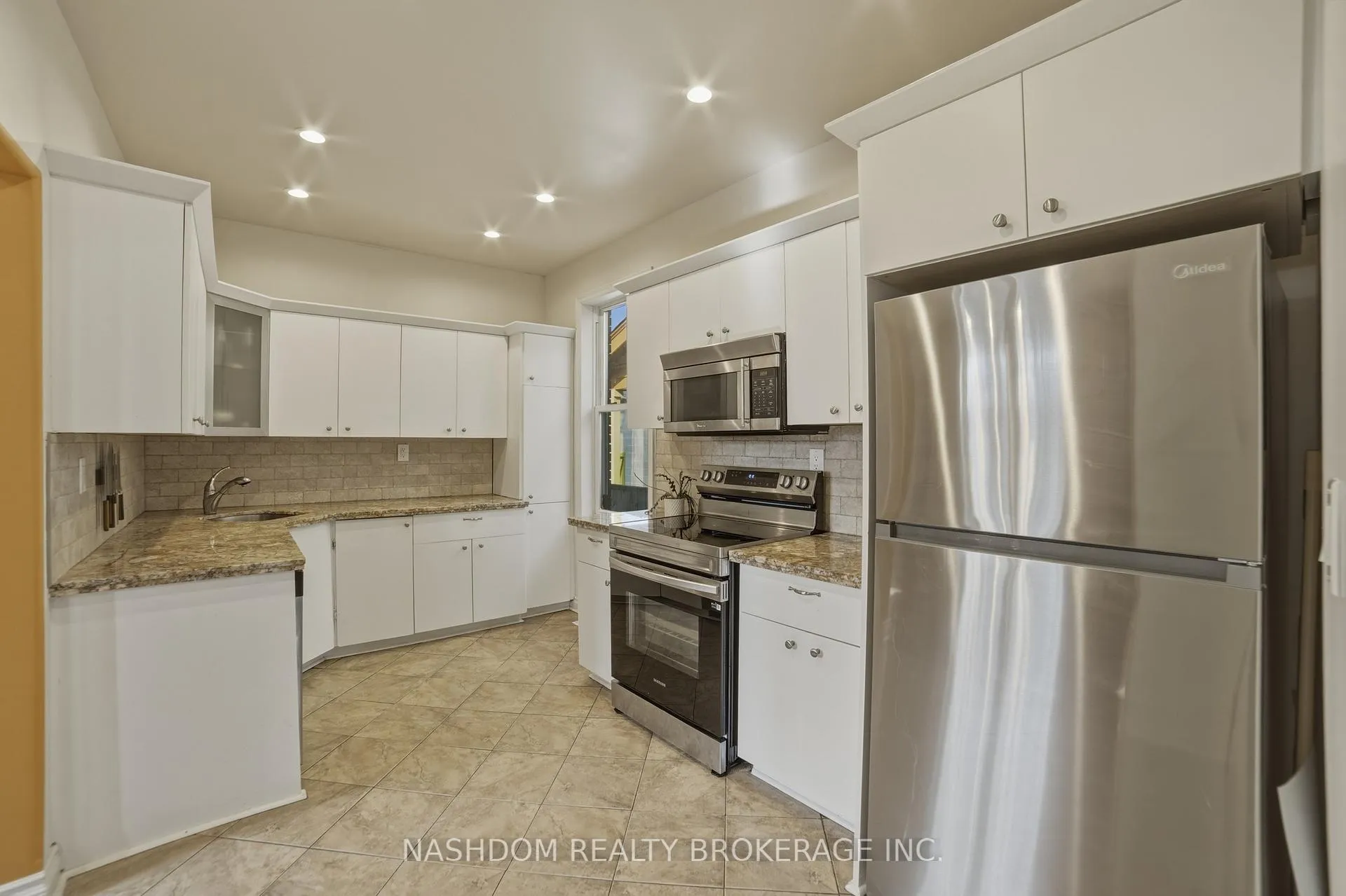 Photo 12 of 81 Ottawa Street N, Hamilton, Crown Point — HOMEH