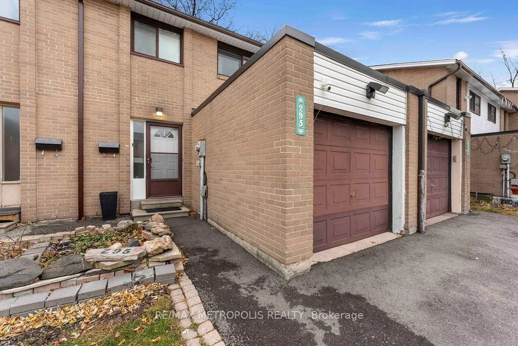 Photo 7 of 295 Fleetwood Crescent, Brampton, Southgate — HOMEH