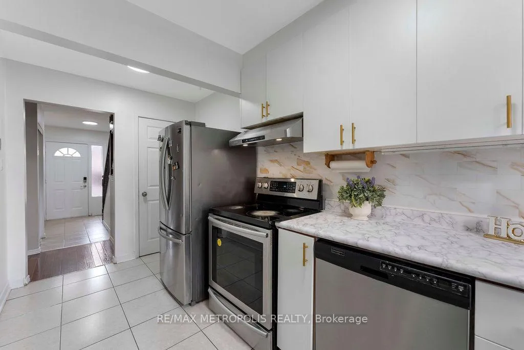 Photo 10 of 295 Fleetwood Crescent, Brampton, Southgate — HOMEH