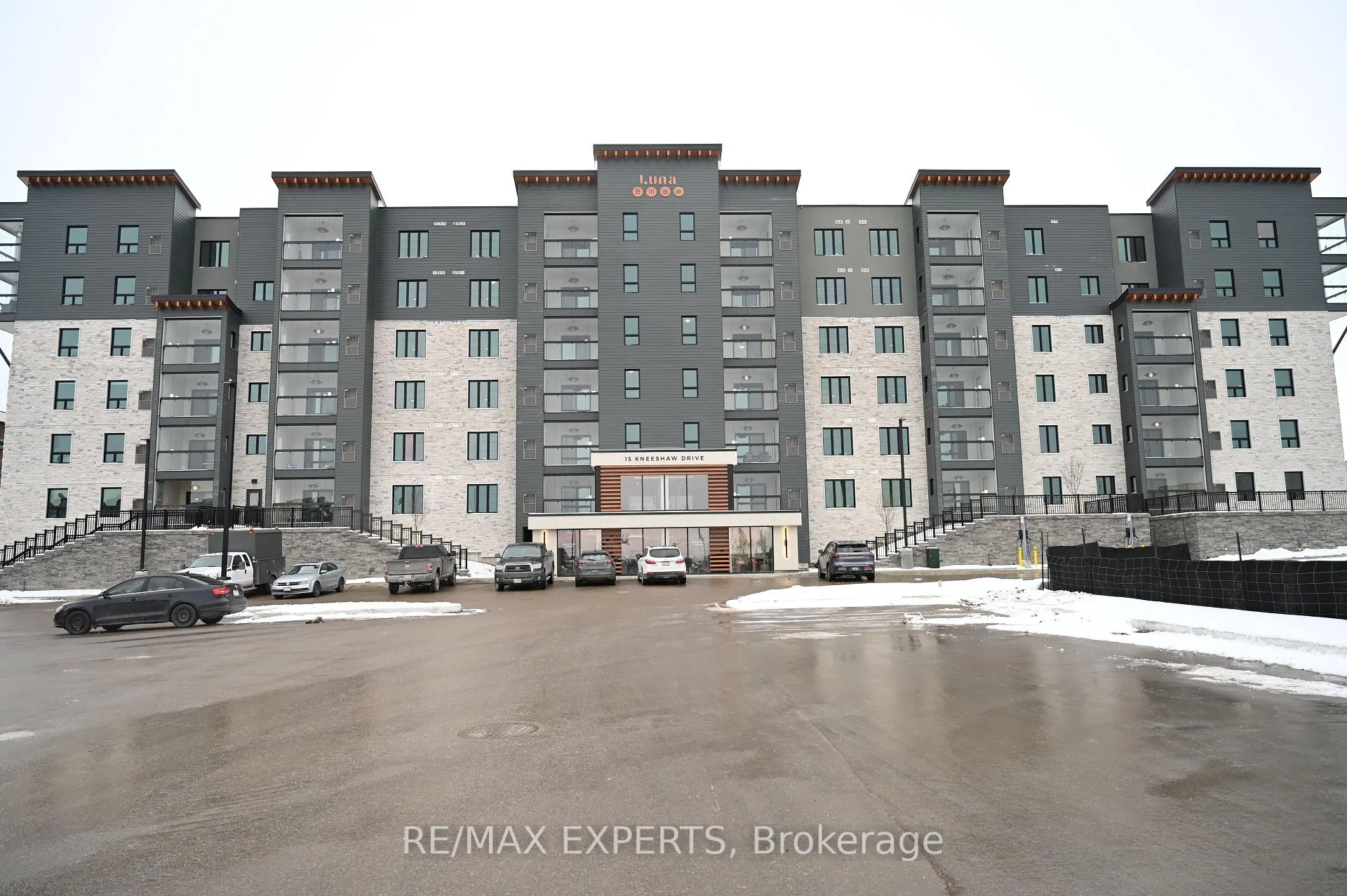Photo 1 of Unit 115, 15 Kneeshaw Drive, Barrie, Rural Barrie Southeast — HOMEH
