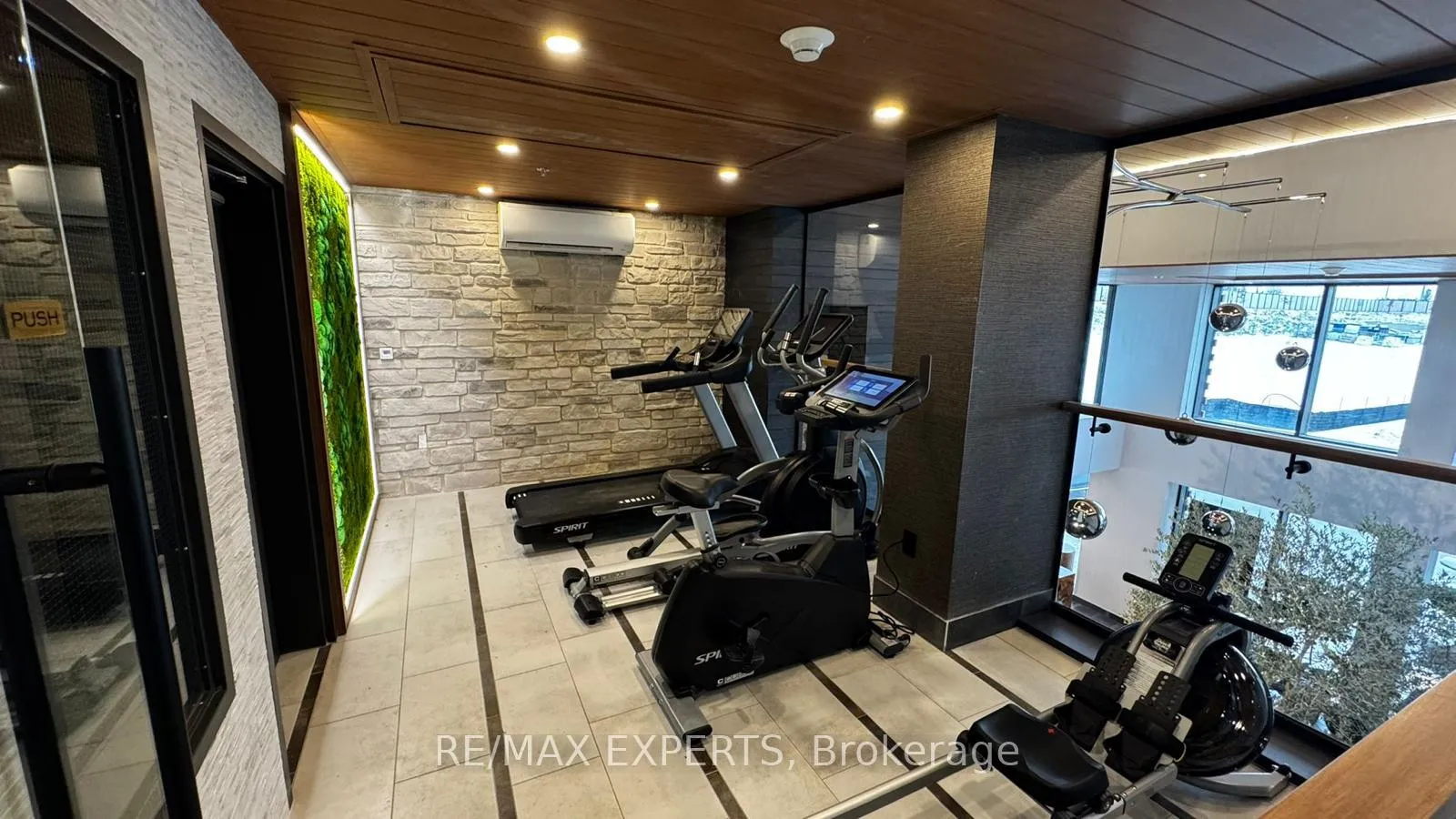 Photo 4 of Unit 115, 15 Kneeshaw Drive, Barrie, Rural Barrie Southeast — HOMEH