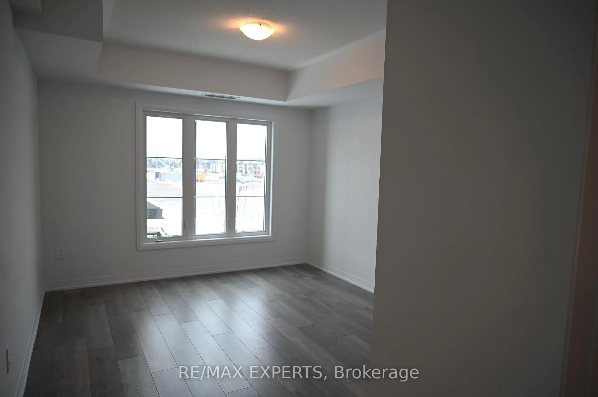 Photo 5 of Unit 115, 15 Kneeshaw Drive, Barrie, Rural Barrie Southeast — HOMEH