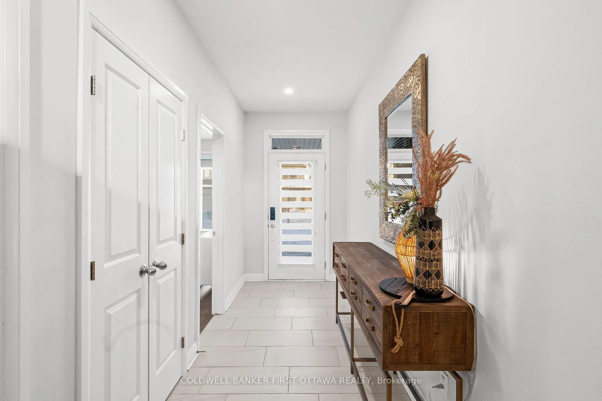 Photo 3 of 54 Stanhope Court, Ottawa, Barrhaven - Stonebridge — HOMEH