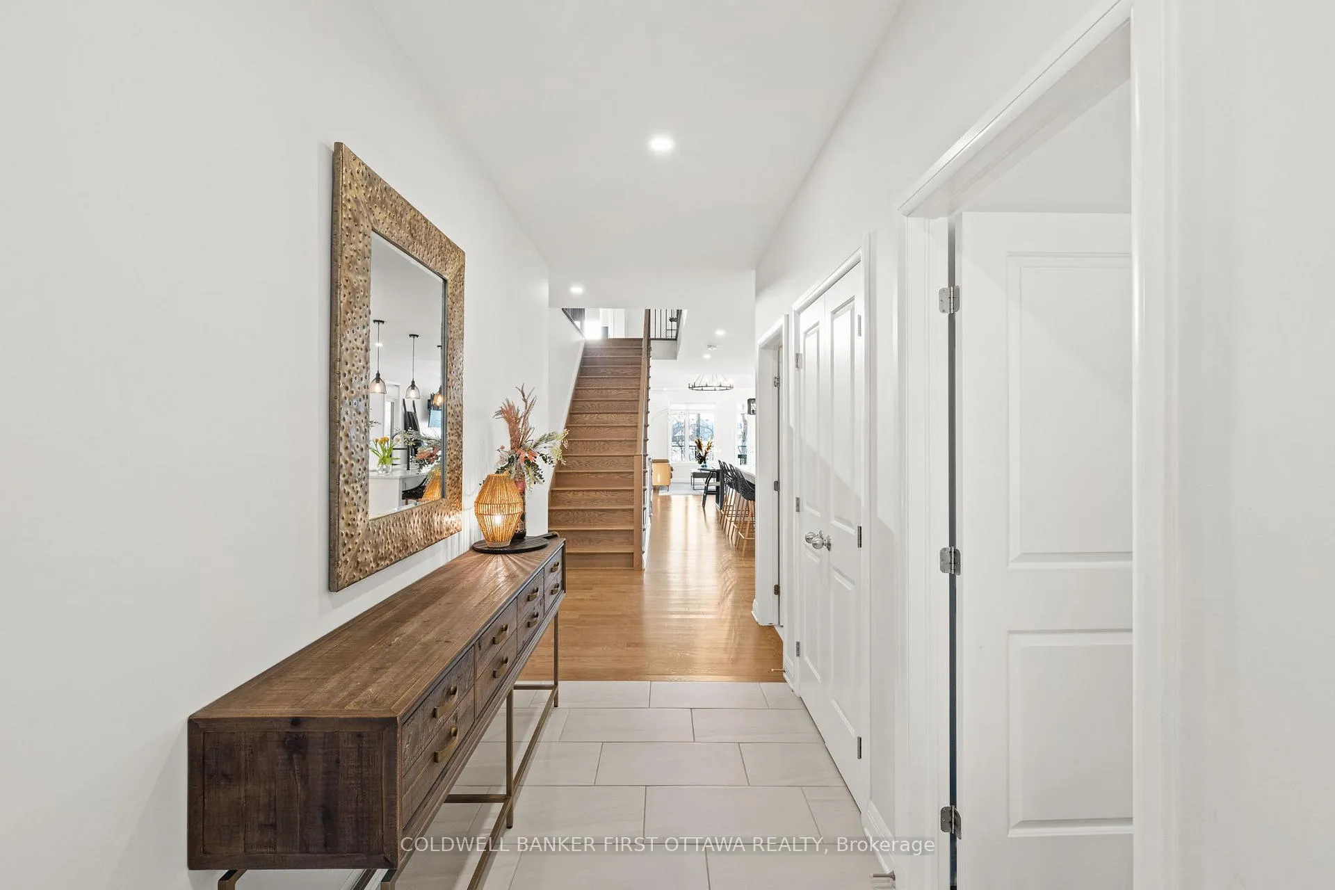 Photo 4 of 54 Stanhope Court, Ottawa, Barrhaven - Stonebridge — HOMEH