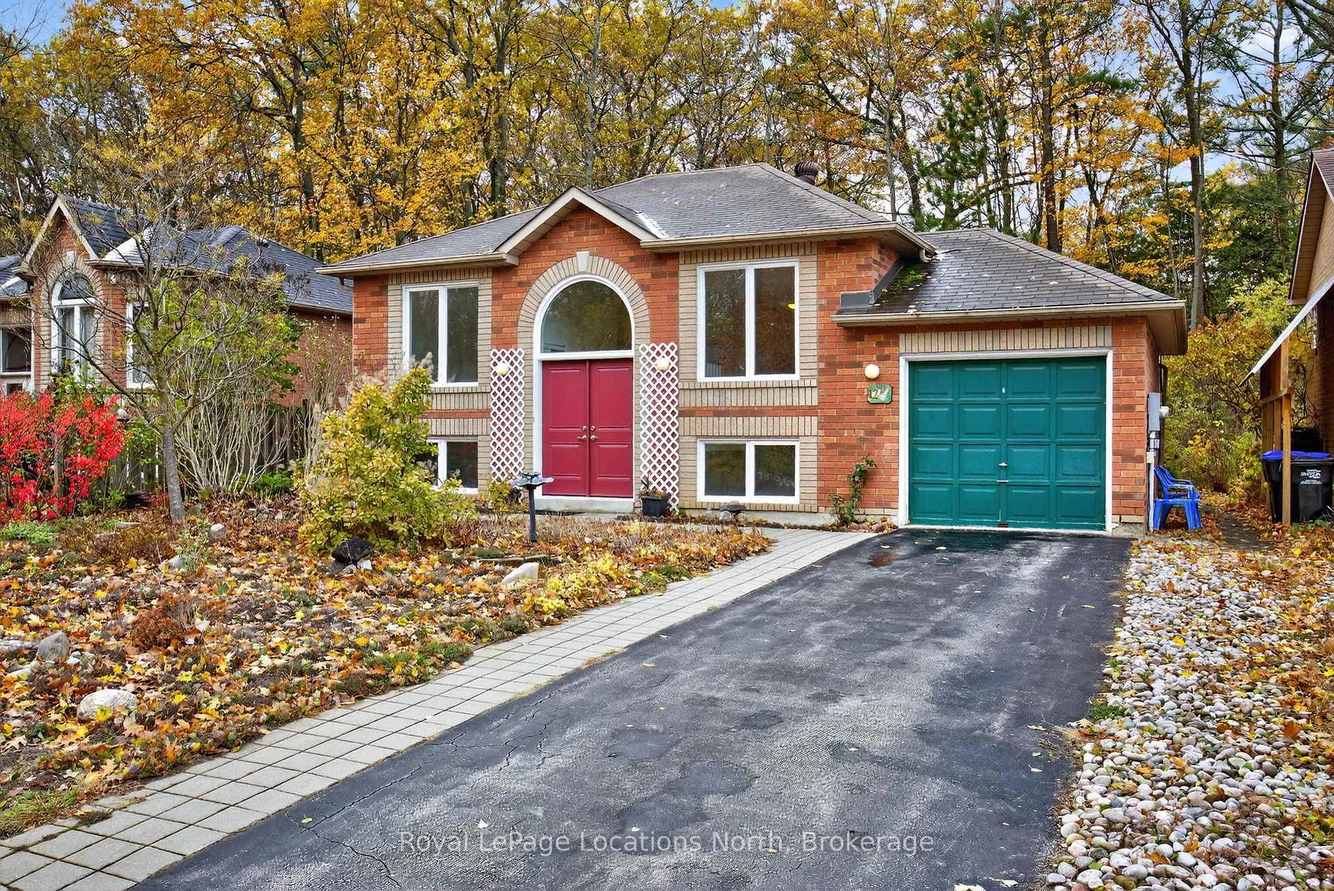 Photo 2 of 12 Brillinger Drive, Wasaga Beach — HOMEH