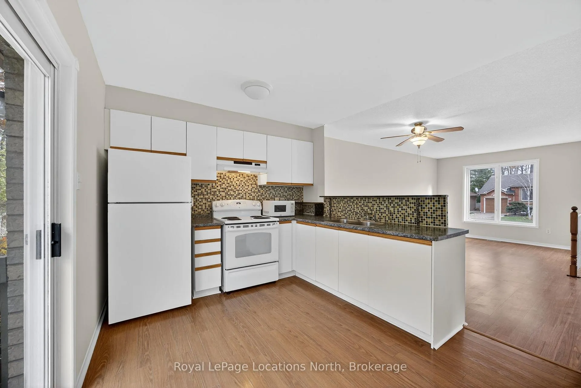 Photo 10 of 12 Brillinger Drive, Wasaga Beach — HOMEH