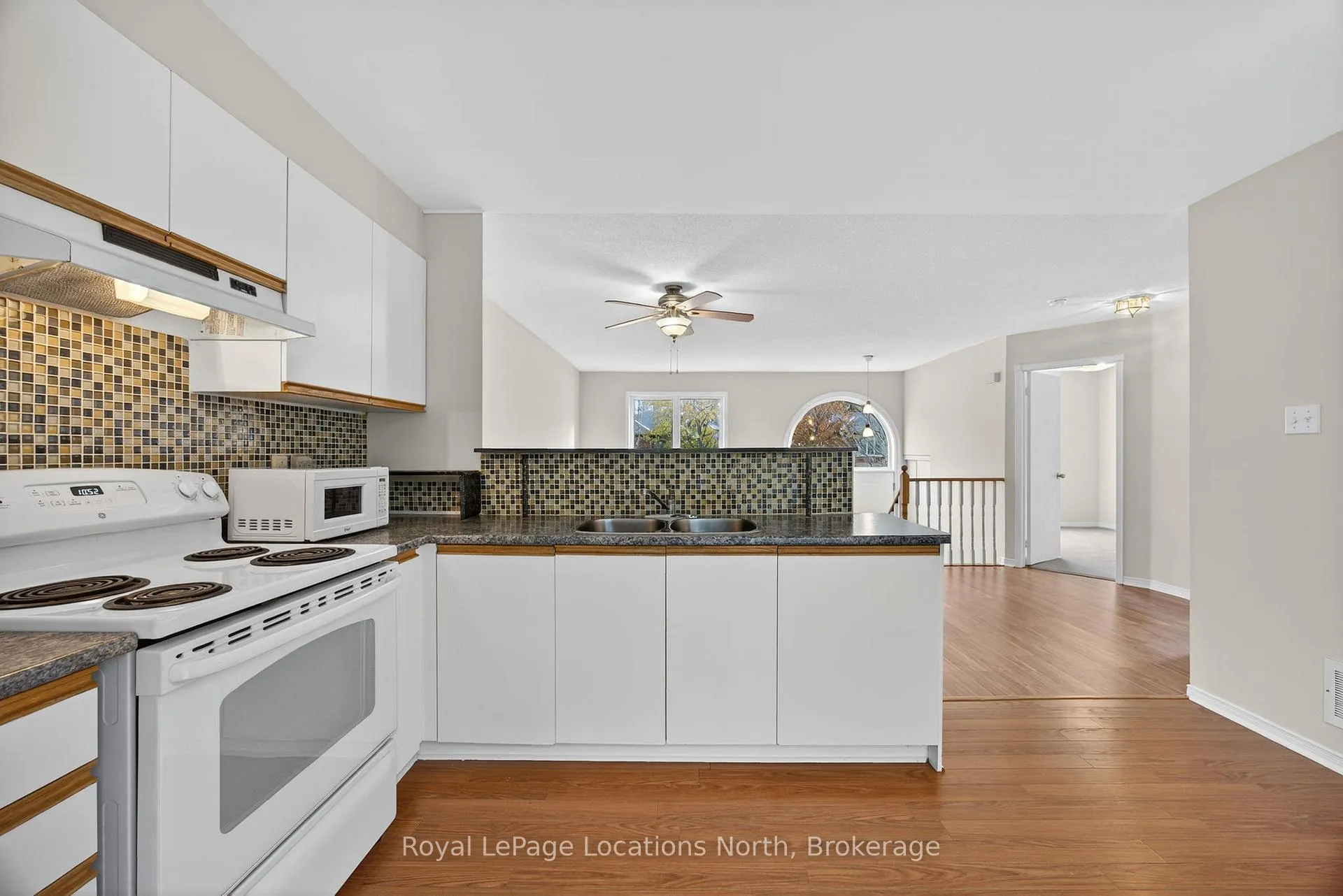 Photo 11 of 12 Brillinger Drive, Wasaga Beach — HOMEH