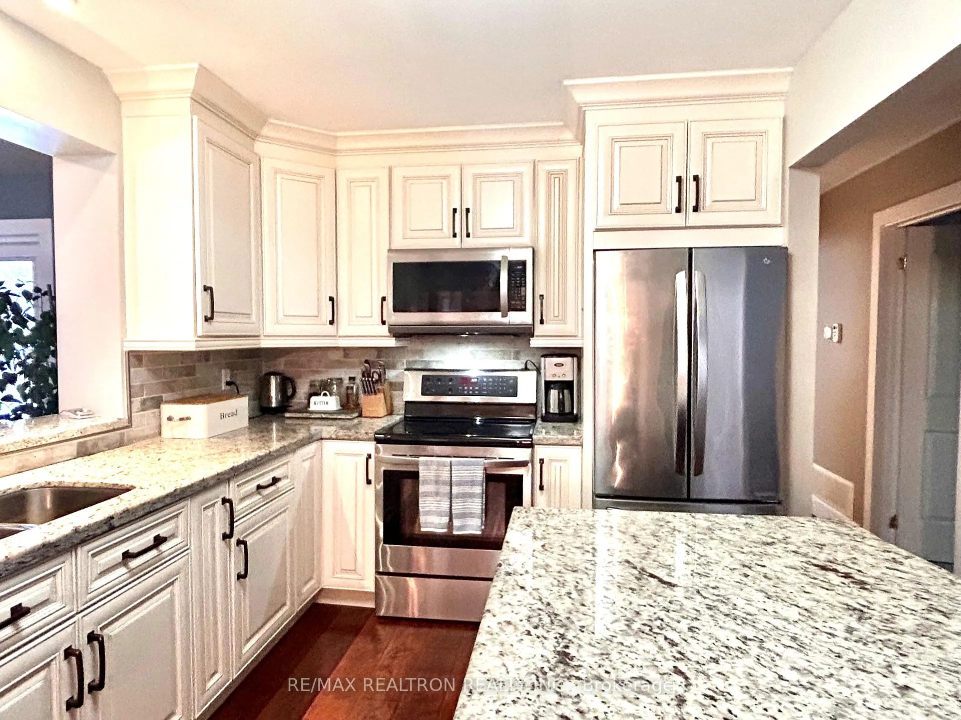 Photo 4 of 1203 St Vincent Street, Springwater, Midhurst — HOMEH